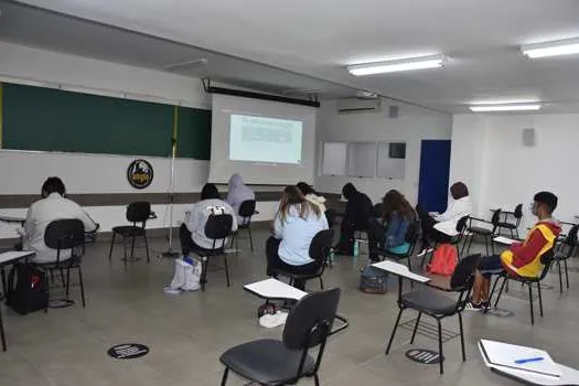 Singular Anglo lança projeto focado em redação para os vestibulares de Medicina