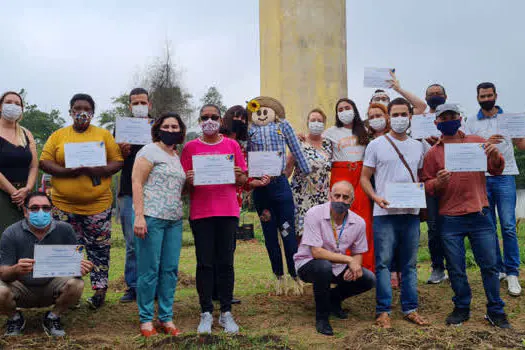 Ribeirão Pires certifica primeira turma de jardinagem de Ouro Fino