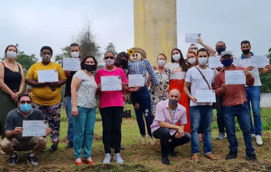 Ribeirão Pires certifica primeira turma de jardinagem de Ouro Fino