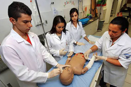 Curso de Enfermagem é o mais disputado do Vestibulinho das Etecs