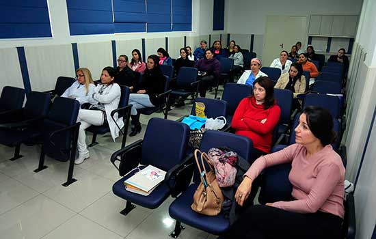 Curso para gestantes capacita mamães e papais de São Caetano