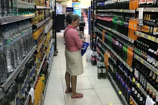 Custo de vida desacelera em São Paulo ao longo de 2023, mostra FecomercioSP