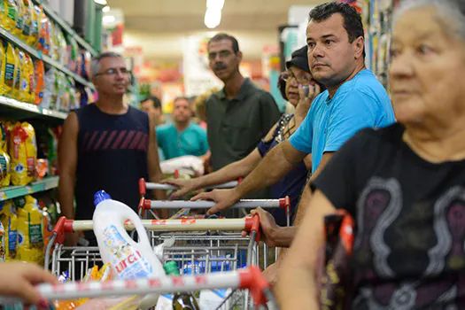 Custo de vida em São Paulo sobe 0,20% de abril para maio, diz Dieese