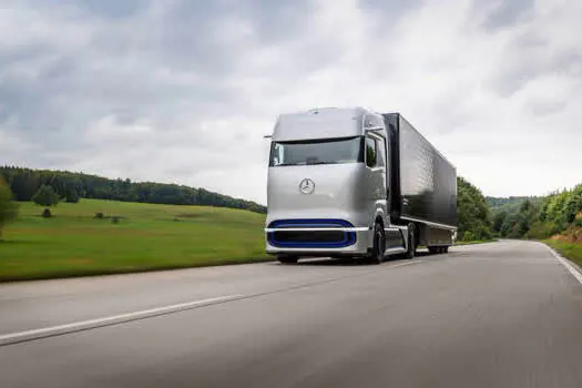 Daimler Truck AG ajuda a introduzir o transporte a hidrogênio em massa na Europa