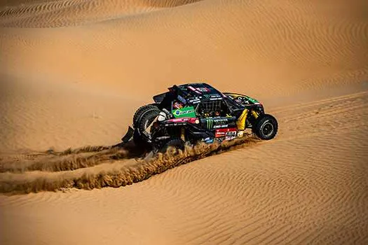 Brasileiros terminam Dakar com vitória no último dia