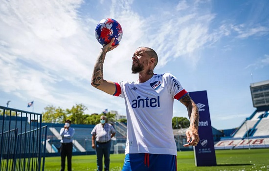 D’Alessandro anuncia saída do Nacional após menos de um ano no clube uruguaio