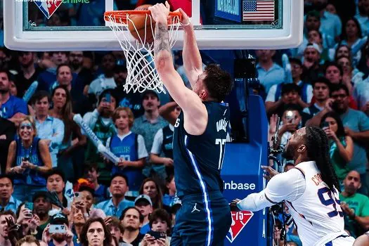 Mavericks vencem Suns e empatam série nos playoffs da NBA; Heat avança