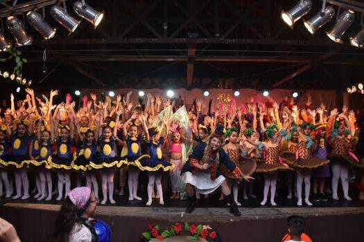 “Dançando no Castelo” agitou e encantou o público em Ribeirão Pires
