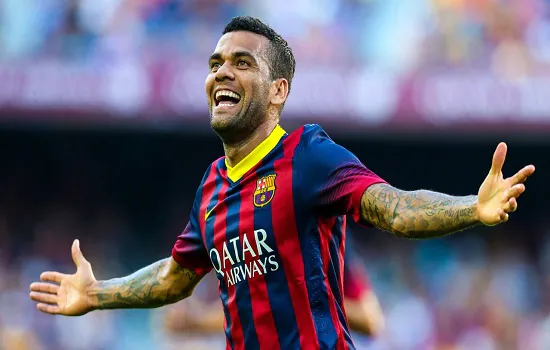 Barcelona anuncia retorno de Daniel Alves após cinco temporadas