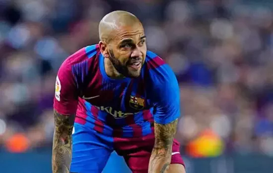 Daniel Alves critica Piquet por fala racista