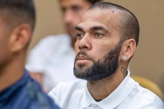 Tribunal rejeita pedido de liberdade provisória e mantém Daniel Alves preso