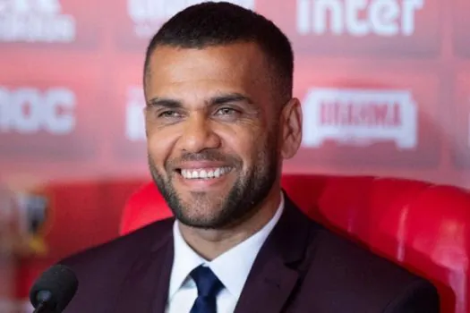 Daniel Alves é transferido de presídio por motivos de ‘segurança e convivência’