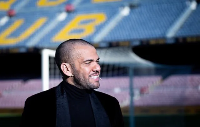 Daniel Alves disse que estava bêbado e não se lembra de nada