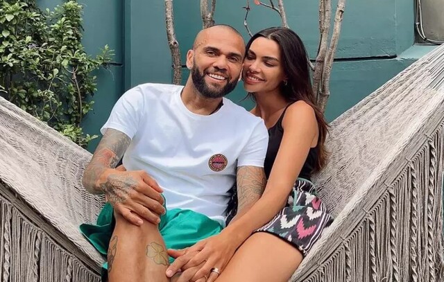 Daniel Alves paga Joana Sanz para manter casamento e ter liberdade provisória