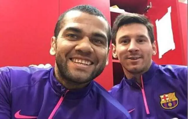 Messi pode igualar Daniel Alves como jogador com mais títulos da história