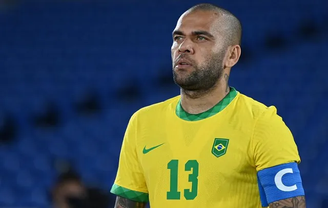 Daniel Alves fala pela 1ª vez sobre prisão e ‘perdoa’ mulher que o acusa de estupro