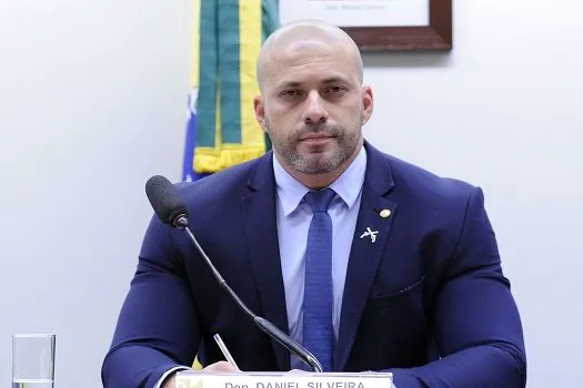 Deputado Daniel Silveira se recusa a usar tornozeleira eletrônica