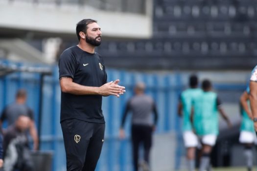 Corinthians terá Danilo como técnico interino no clássico com o Palmeiras_x000D_