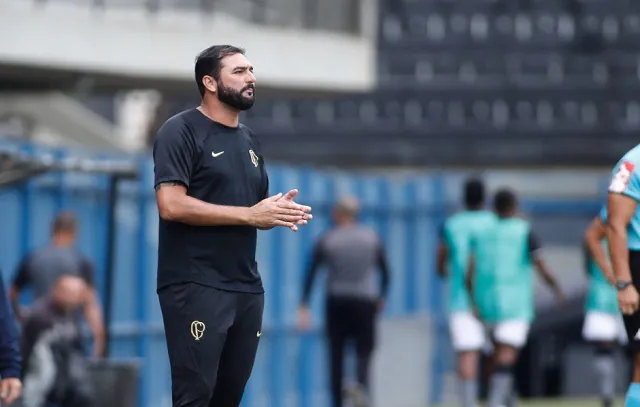 Corinthians terá Danilo como técnico interino no clássico com o Palmeiras_x000D_