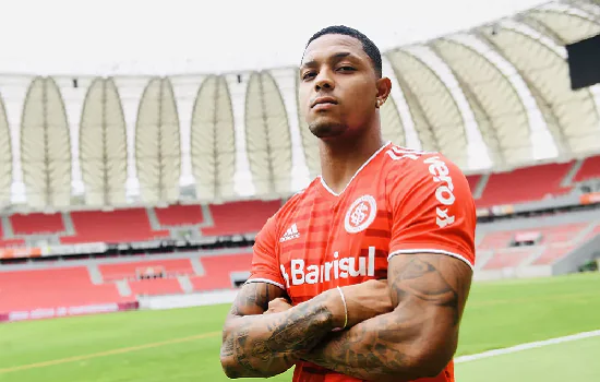 David chega ao Inter para brigar pela vaga de Yuri Alberto