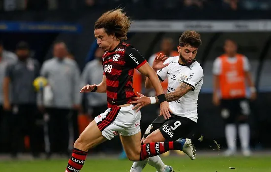 David Luiz aponta falta de volume ao Flamengo e destaca méritos do Corinthians