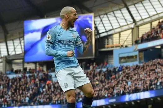 Espanhol David Silva anuncia aposentadoria após lesão no joelho: ‘Muito obrigado, futebol’