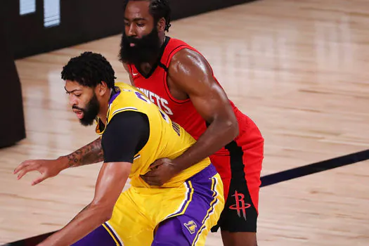 Lakers vencem Rockets e encaminham vaga na final