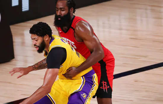 Lakers vencem Rockets e encaminham vaga na final