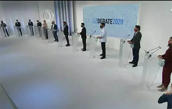 Candidatos a prefeito de SP citam dados falsos e distorcem fatos em debate