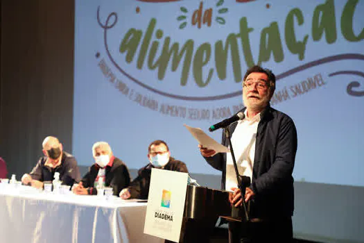 Patrus Ananias participa da Semana Municipal de Alimentação de Diadema_x000D_