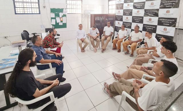 Grupo Reflexivo de Homens de Diadema debate machismo com reclusos do CDP