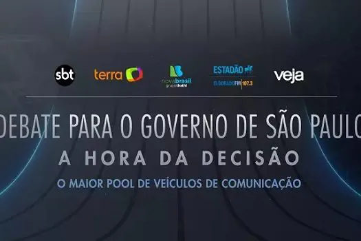 Debate começa em tom elevado