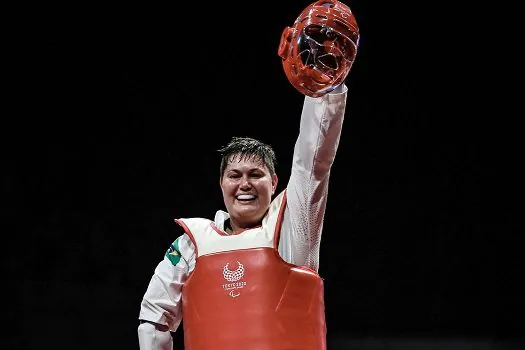 Débora Menezes leva a prata na classe K44 do parataekwondo em Tóquio