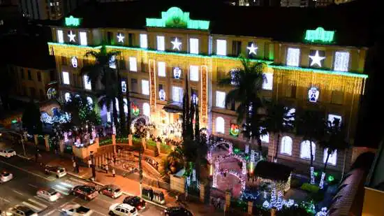 Arquidiocesano abre sua premiada iluminação de Natal  para visitação