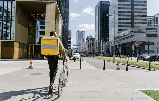 Como começar um delivery do zero; especialista aponta cinco dicas essenciais