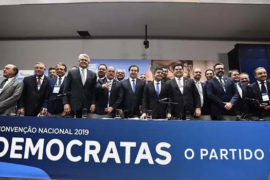 Em convenção, DEM manda recados ao Planalto