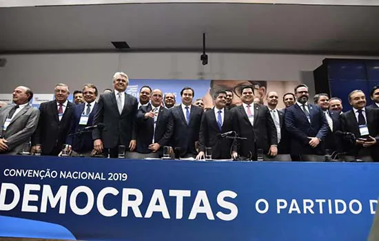 Em convenção