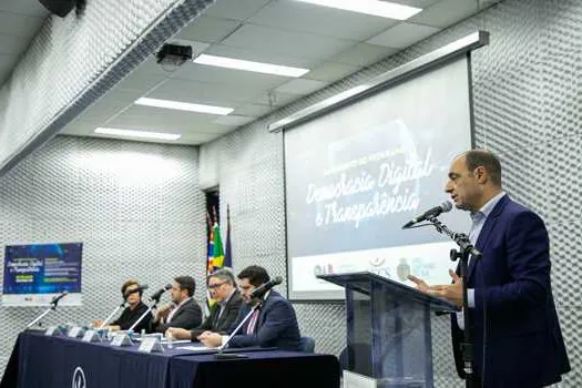 Auricchio lança o Programa Democracia Digital e Transparência