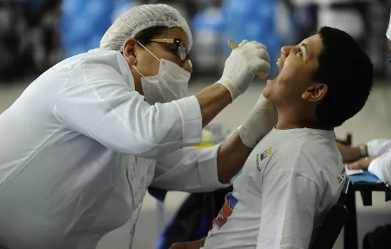 Prefeitura de SP reduz a fila de pessoas que aguardam prótese dentária