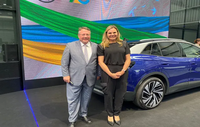 Deputada estadual Carla Morando prestigia os 70 anos da Volkswagen no Brasil