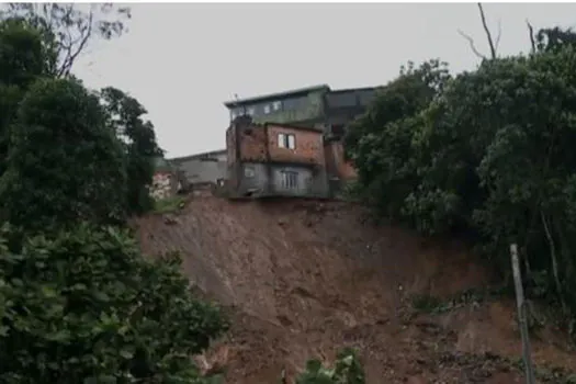 Temporal provoca desabamento e mata duas pessoas em Ribeirão Pires