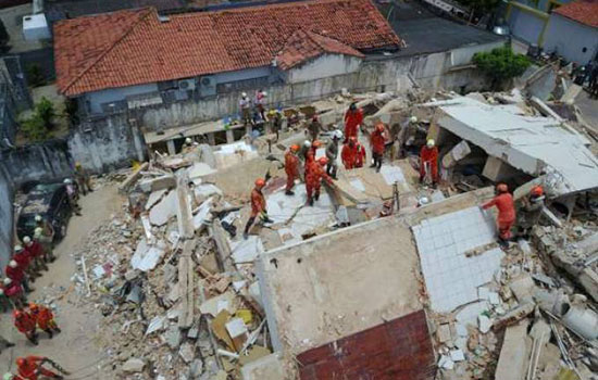 Sobe para 4 o número de mortos no desabamento do Edifício Andréa em Fortaleza