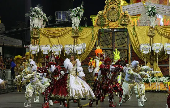 Literatura infantil é inspiração para escolas de samba em São Paulo