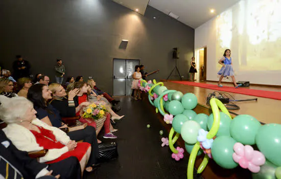 Desfile promovido pelo FSS de São Bernardo presta homenagem a Alice Doretto