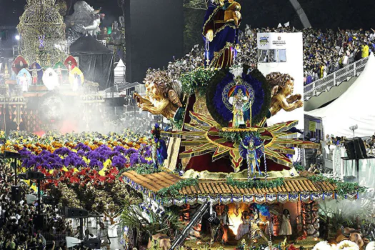 Desfile das campeãs do carnaval de SP terá oito escolas