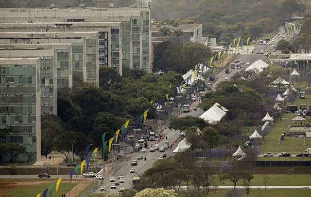 Desfile do 7 de setembro em Brasília tem clima tranquilo