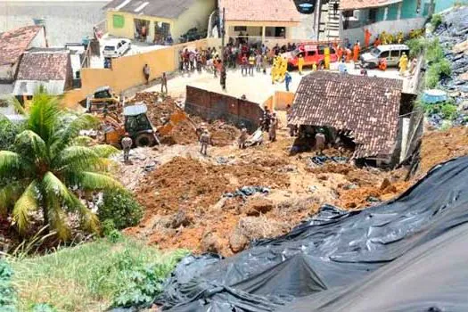 Sobe para 7 o número de mortos após deslizamento no Recife