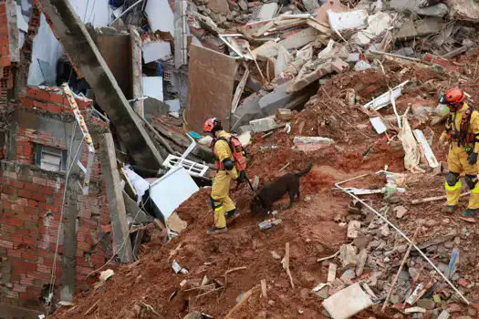 Sobe para 15 número de corpos encontrados em Franco da Rocha, SP