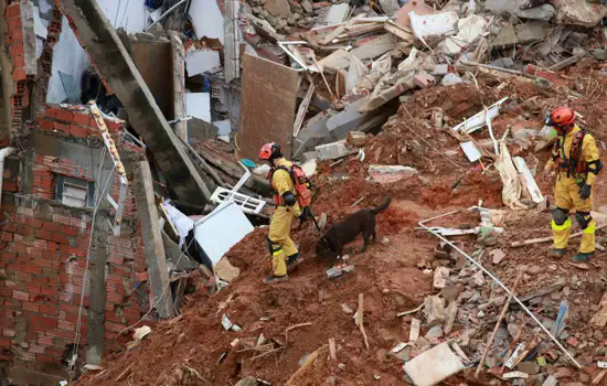 Sobe para 15 número de corpos encontrados em Franco da Rocha