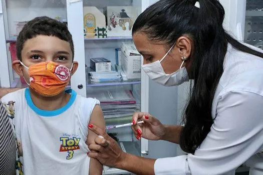 Diadema aplica 2.293 doses contra covid no Dia D de vacinação